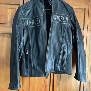 Fully lined with fleece hood HD jacket